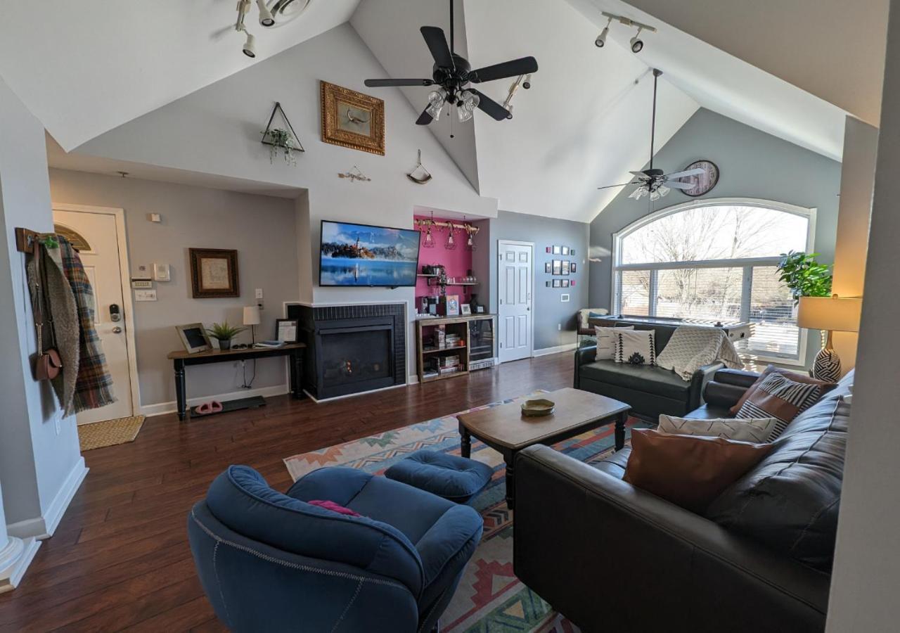 Relaxing Condo On The River - New Air Hockey Table Pigeon Forge Exterior foto