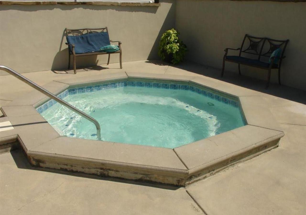 Relaxing Condo On The River - New Air Hockey Table Pigeon Forge Exterior foto